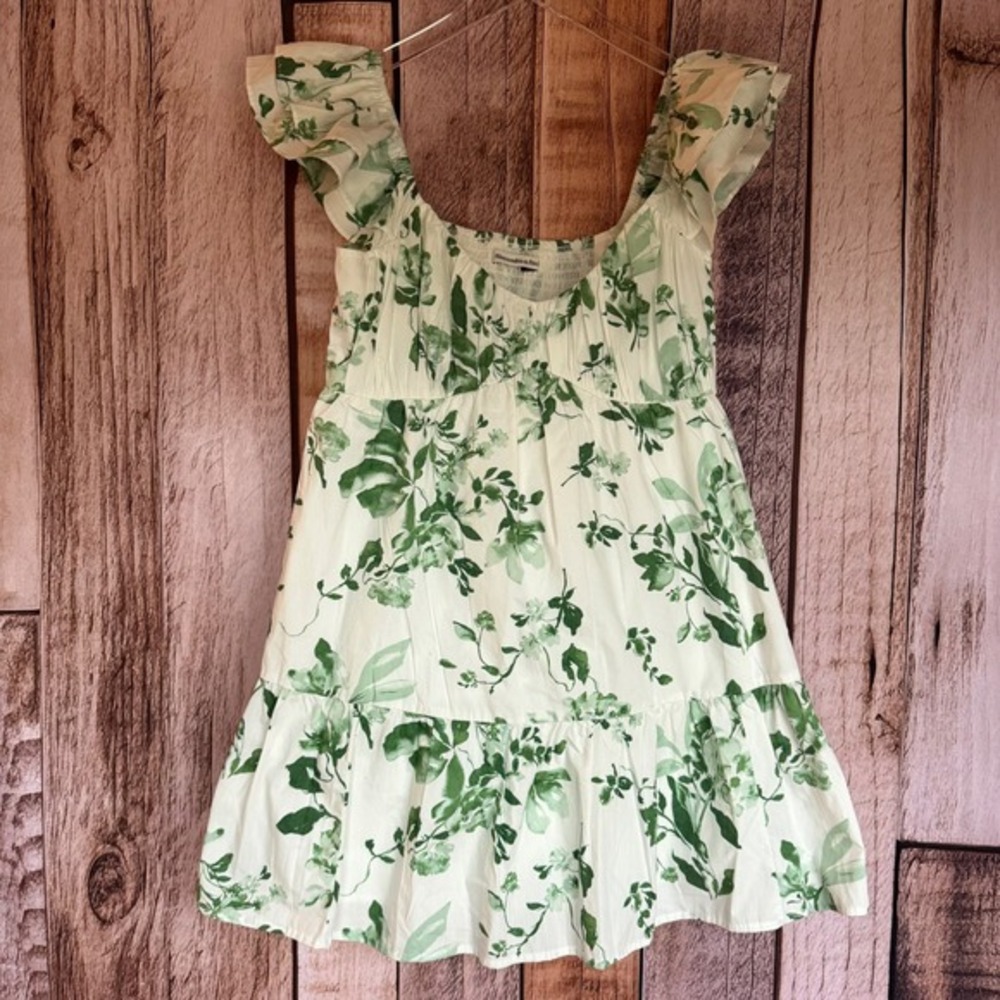 Abercrombie & Fitch Dress Floral Smocked Tiered Cottagecore Summer Medium‎ NWT